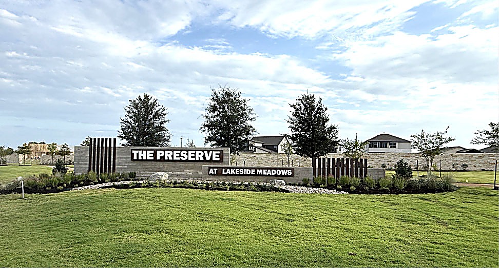 The Preserve at Lakeside Meadows entry monument