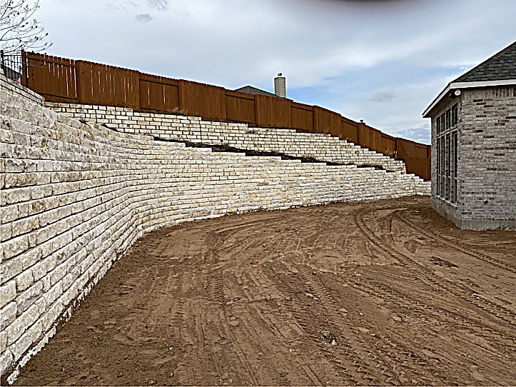 Stone retaining wall